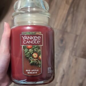 NEW Yankee Candle - Red Apple Wreath 22oz